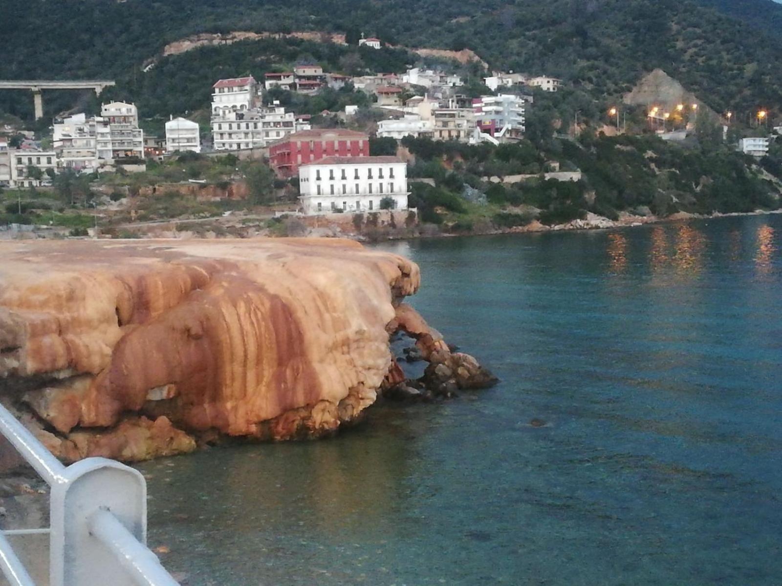 Modern Studio By The Sea Loutra Edipsou  Exterior foto